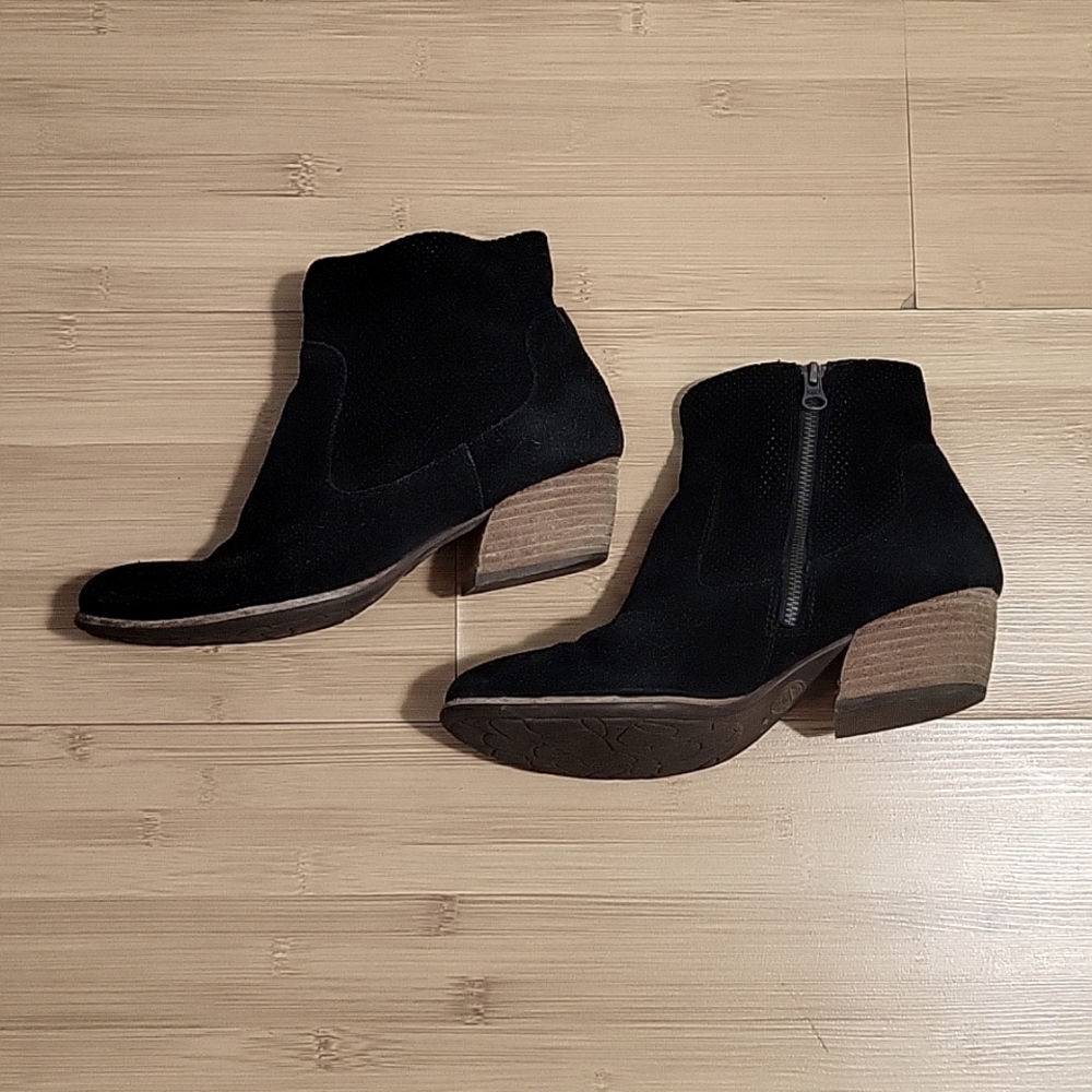 Suede Kork-ease black booties
